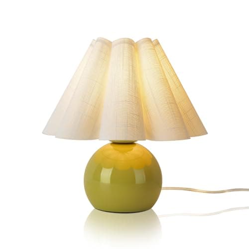 Cute Farmhouse Wood Grain Lamp, Vintage Style, Scalloped Shade — Green