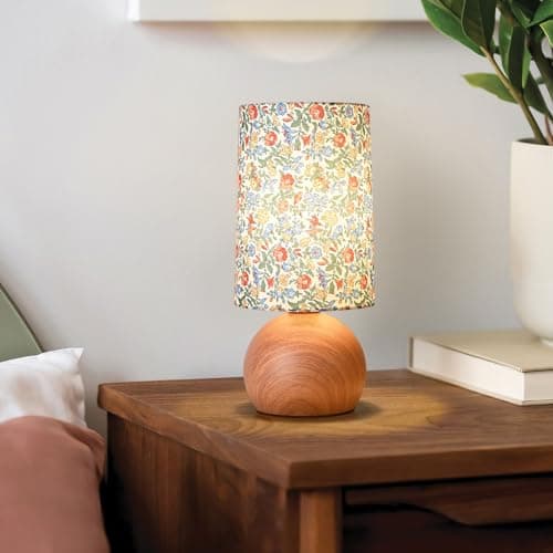 Cute Farmhouse Wood Grain Lamp, Vintage Style, Scalloped Shade — Flower