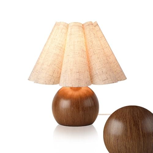 Cute Farmhouse Wood Grain Lamp, Vintage Style, Scalloped Shade