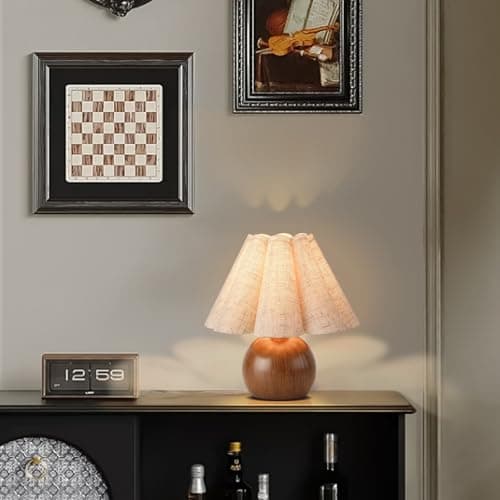 Cute Farmhouse Wood Grain Lamp, Vintage Style, Scalloped Shade