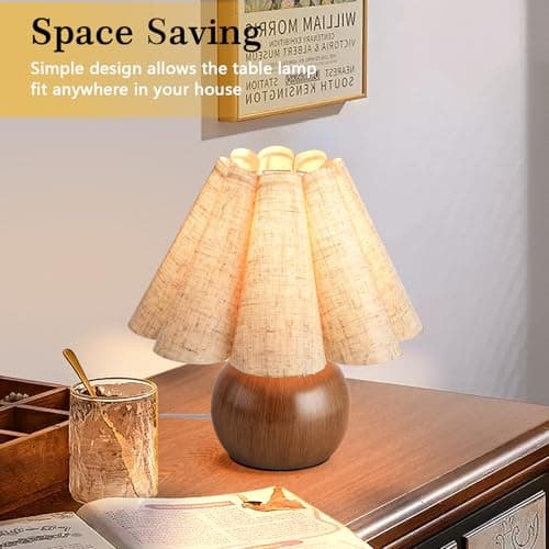 Cute Farmhouse Wood Grain Lamp, Vintage Style, Scalloped Shade